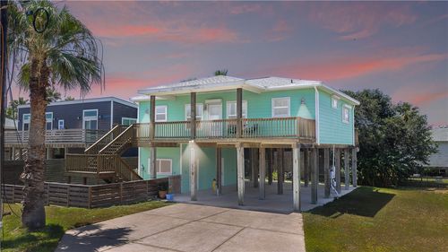 518 E White Ave, Port Aransas, TX, 78373-5117 | Card Image