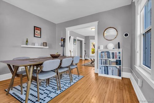 1202 Lawrence St, Detroit, MI, 48202-1060 | Card Image