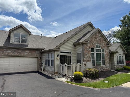 61 Legacy Oaks Dr, RICHBORO, PA, 18954-2202 | Card Image