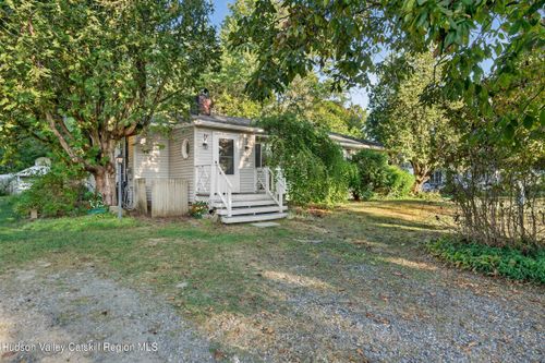 139 N Ohioville Rd, New Paltz, NY, 12561-3402 | Card Image