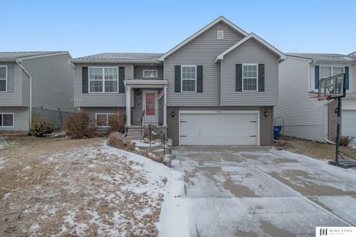 19434 V St, Omaha, NE, 68135-4253 | Card Image