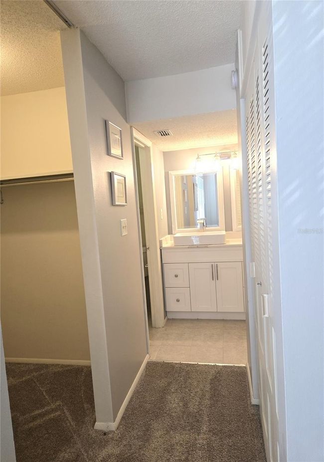 Master with walk -in-closet | Image 31