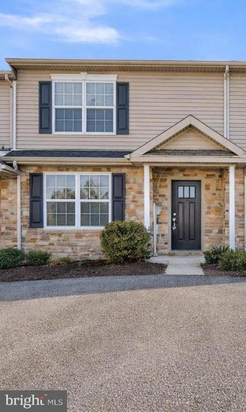 865 Gregs Dr, Harrisburg, PA, 17111-5558 | Card Image