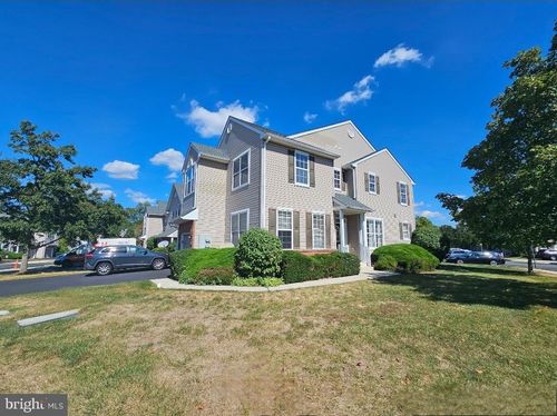 428 Nottingham Ln, COLLEGEVILLE, PA, 19426-4701 | Card Image