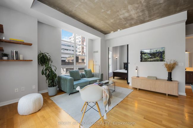 209 - 23 Brant St, Condo with 2 bedrooms, 1 bathrooms and 1 parking in Toronto ON | Image 13