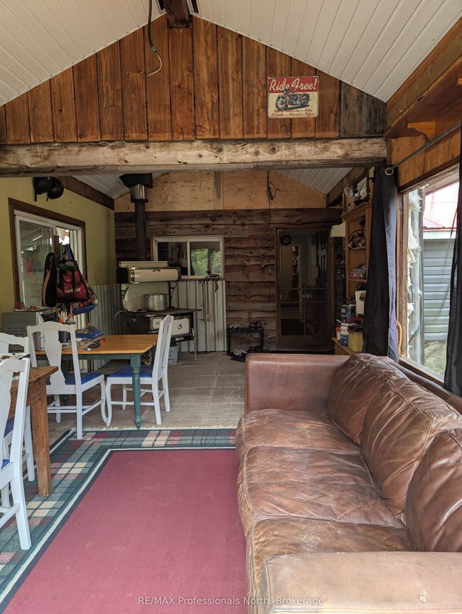 1408 Pearcely Rd, House other with 2 bedrooms, 1 bathrooms and 10 parking in Sundridge ON | Image 15