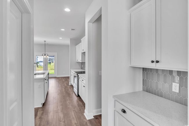 Butler's Pantry | Image 7