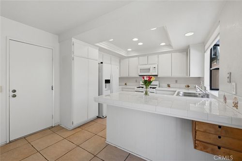 c1-552 Hamilton St, Costa Mesa, CA, 92627-5501 | Card Image