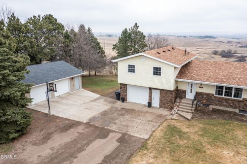 4904 Highland Rd, Mandan, ND, 58554-1335 | Card Image