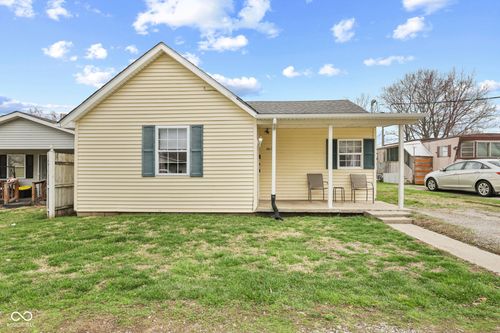 903 1/2 S Pleasant St, Edinburgh, IN, 46124-1464 | Card Image