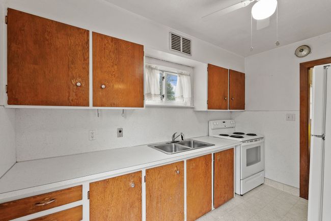 Kitchen | Image 9