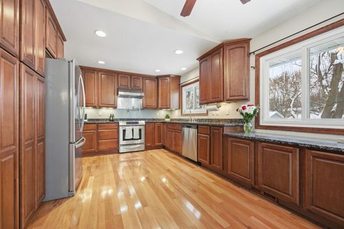 2420 Mounds Ave, New Brighton, MN, 55112-5131 | Card Image