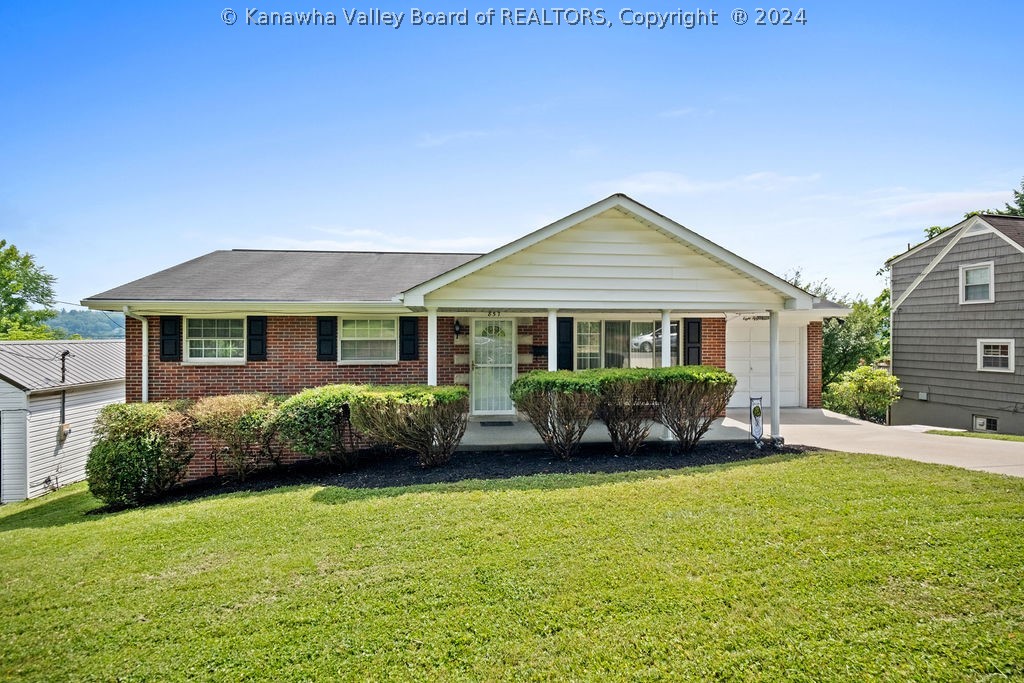 Chester Rd, Charleston, WV 25302