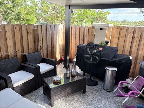444 Ne 1st Dr, Florida City, FL, 33034-2275 | Card Image
