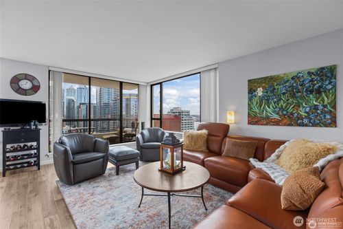 2301-2201 3rd Ave, Seattle, WA, 98121-2037 | Card Image