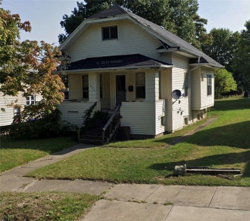 615 Park Ave, Farrell, PA, 16121-1731 | Card Image