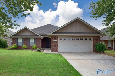 202 Sw Wolf Creek Trail Sw, House other with 3 bedrooms, 2 bathrooms and null parking in Huntsville AL | Image 1