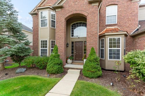 16775 Black River Dr, Northville, MI, 48168-8001 | Card Image