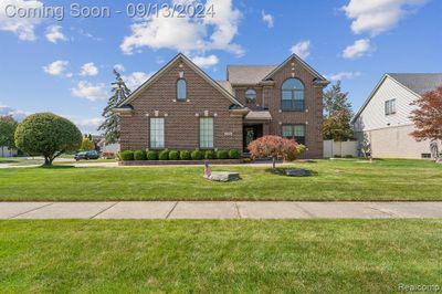 15588 Applewood Lane, Home with 4 bedrooms, 3 bathrooms and null parking in Southgate MI | Image 1