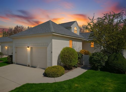 9 Pebble Beach Dr, Bedford, NH, 03110-6126 | Card Image