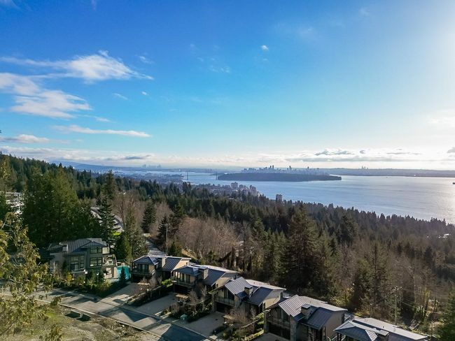 2991 Burfield Place, Home with 3 bedrooms, 3 bathrooms and 5 parking in West Vancouver BC | Image 20