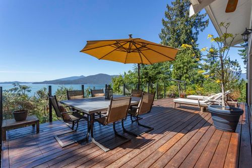 220 Panorama Rd, Lions Bay, BC, V7W3G7 | Card Image