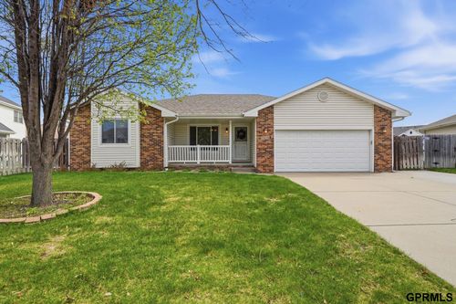 2830 Crown Pointe Rd, Lincoln, NE, 68506-4153 | Card Image