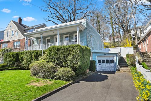 50 Sherwood Dr, Larchmont, NY, 10538-2637 | Card Image