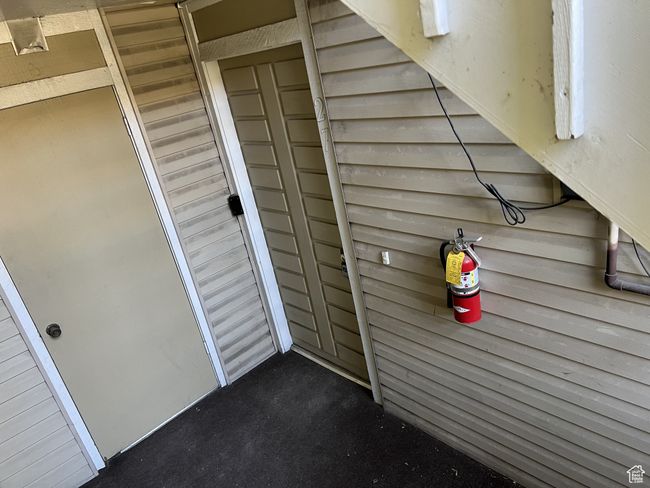 View of property entrance | Image 15