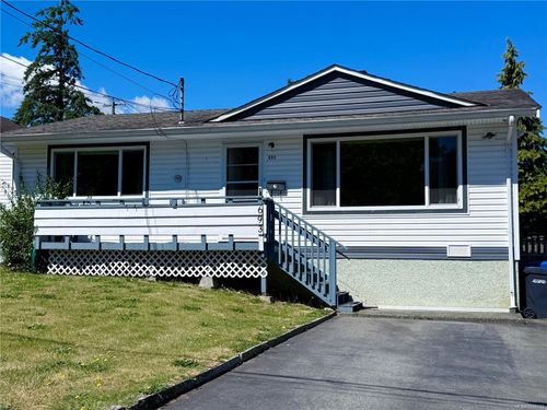 693 Park Ave, Nanaimo, BC, V9R6S6 | Card Image