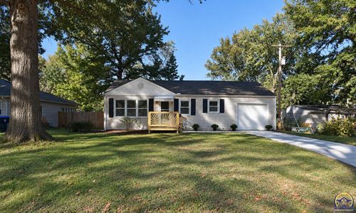 1737 Sw Moundview Dr, Topeka, KS, 66604 | Card Image