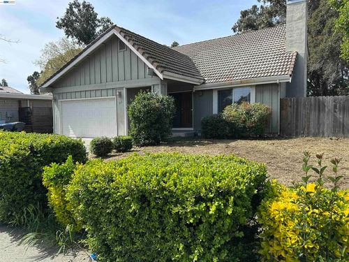 717 Whispering Bay Ln, Suisun City, CA, 94585-2724 | Card Image