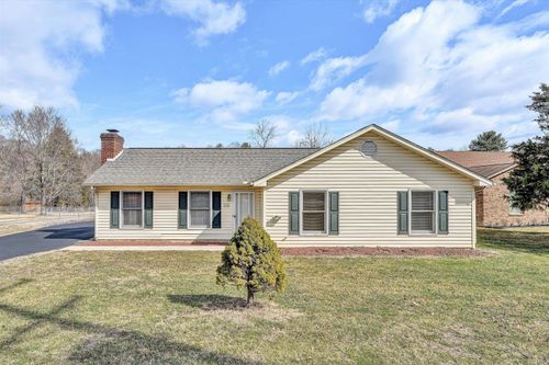 1060 Kessler Mill Rd, Salem, VA, 24153-3047 | Card Image