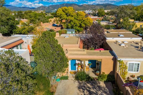 2073 Placita De Quedo, Santa Fe, NM, 87505-5464 | Card Image