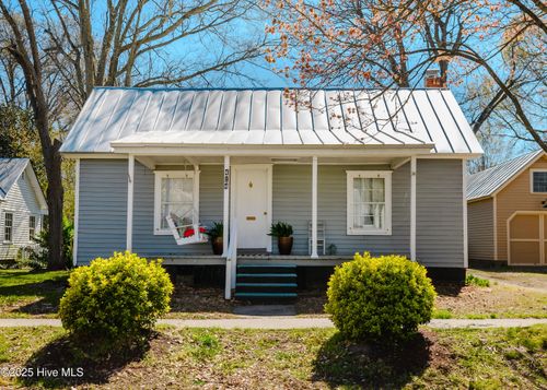 414 Phillips St, Edenton, NC, 27932-2054 | Card Image