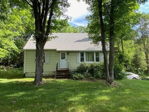 153 Upper Grand St, Highland, NY, 12528-1048 | Card Image