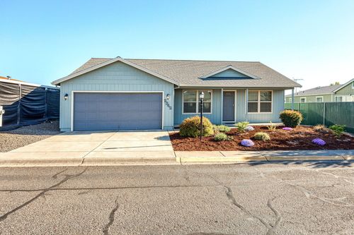 2342 New Haven Dr, Central Point, OR, 97502-3577 | Card Image