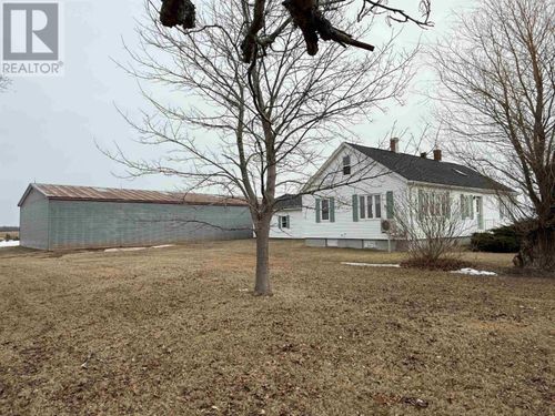 400 Hamilton Rd, Dunblane, PE, C0B1V0 | Card Image