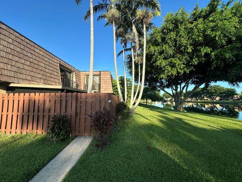 622 Springdale Cir, Palm Springs, FL, 33461-1534 | Card Image