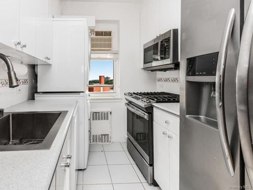 6be-3850 Hudson Manor Ter, Bronx, NY, 10463-1124 | Card Image