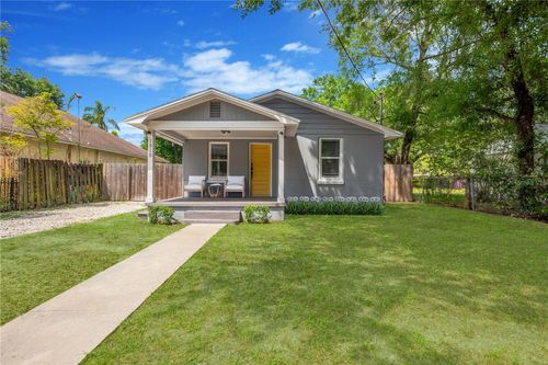 1910 E Henry Ave, TAMPA, FL, 33610-4335 | Card Image