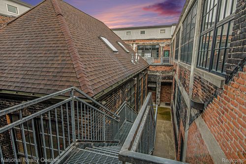 apt-207-5766 Trumbull St, Detroit, MI, 48208-1777 | Card Image