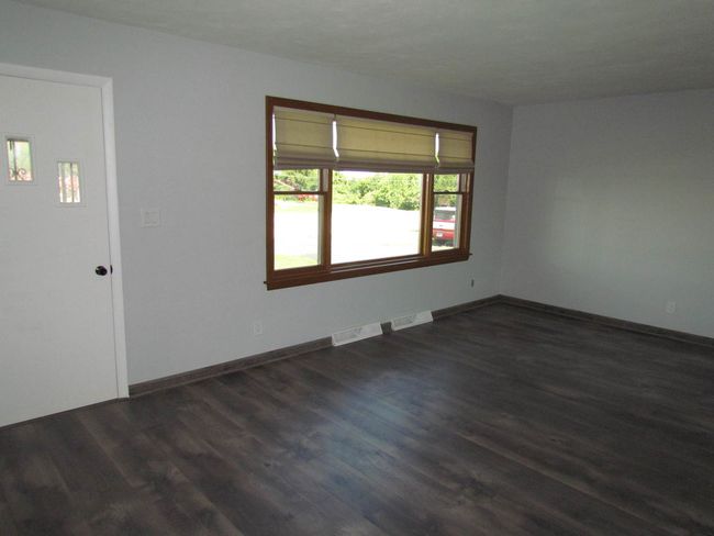 2475 N Pecatonica Rd, Home with 3 bedrooms, 2 bathrooms and null parking in PECATONICA IL | Image 12