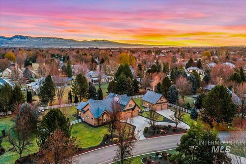 570 N Cove Colony Way, Eagle, ID, 83616 | Card Image