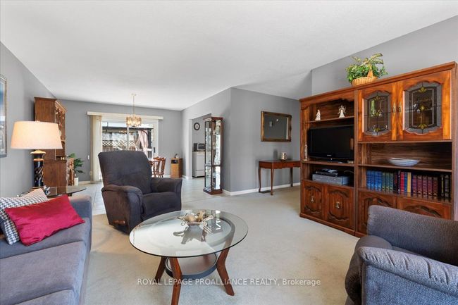 197 Chatterton Valley Cres, House other with 3 bedrooms, 2 bathrooms and 6 parking in Foxboro ON | Image 17