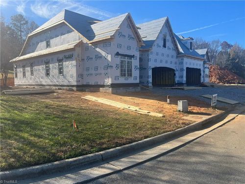 16 Creswell Manor Dr, Greensboro, NC, 27407-7947 | Card Image