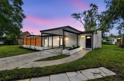 517 Broxburn Ave, Temple Terrace, FL, 33617-7823 | Card Image