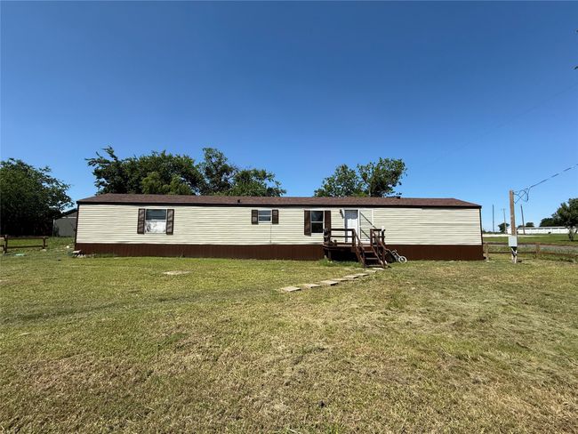 9805 State Highway 171, Home with 7 bedrooms, 4 bathrooms and 6 parking in Itasca TX | Image 6