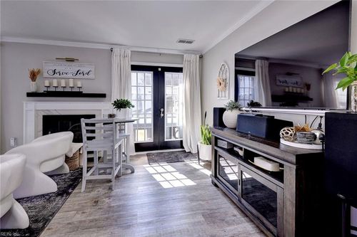 162 Wellesley Dr, Newport News, VA, 23606-4036 | Card Image