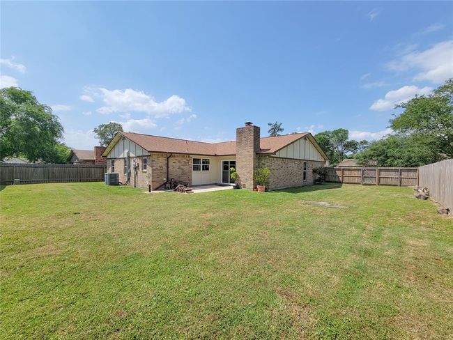 Oversized backyard! | Image 36